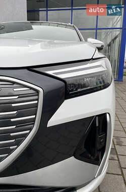 Позашляховик / Кросовер Audi Q4 e-tron 2024 в 