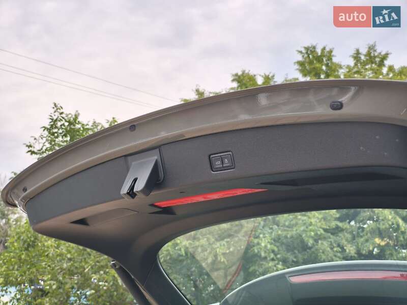 Внедорожник / Кроссовер Audi Q4 e-tron 2025 в Одессе