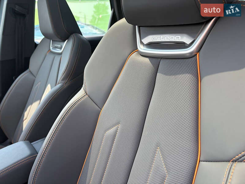 Позашляховик / Кросовер Audi Q4 e-tron 2023 в Києві
