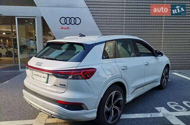 Позашляховик / Кросовер Audi Q4 e-tron 2023 в 