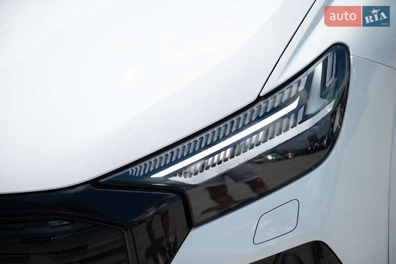 Позашляховик / Кросовер Audi Q4 e-tron 2022 в Мукачевому