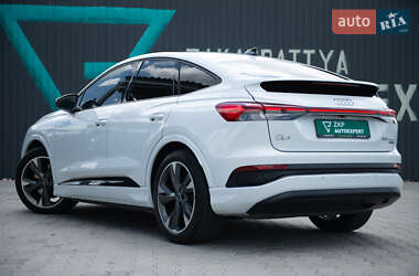 Позашляховик / Кросовер Audi Q4 e-tron 2022 в 