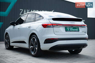 Позашляховик / Кросовер Audi Q4 e-tron 2022 в 