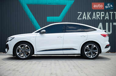 Позашляховик / Кросовер Audi Q4 e-tron 2022 в 