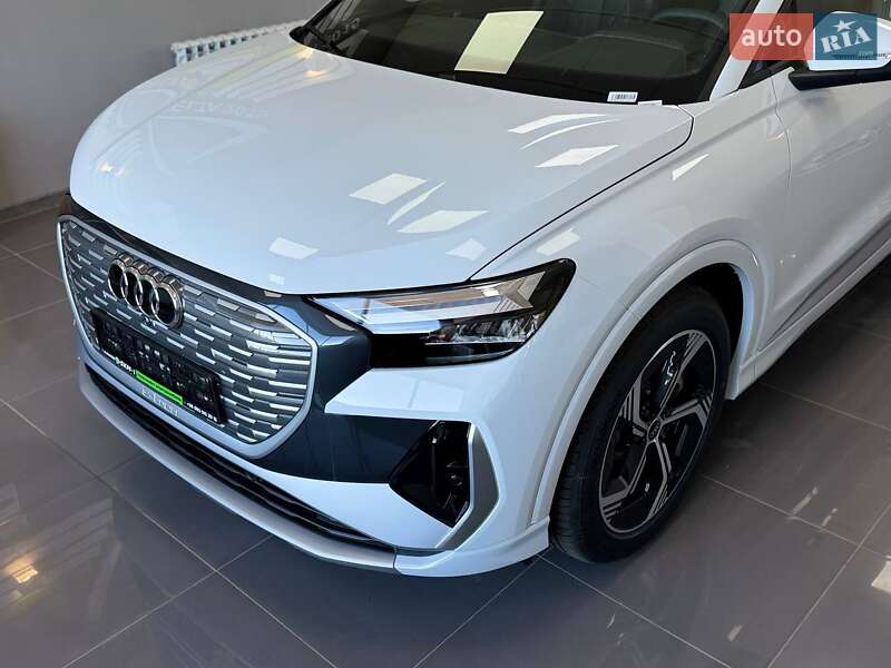 Позашляховик / Кросовер Audi Q4 e-tron 2025 в Житомирі