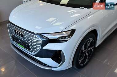 Позашляховик / Кросовер Audi Q4 e-tron 2025 в 