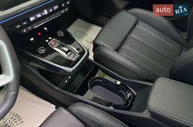 Позашляховик / Кросовер Audi Q4 e-tron 2025 в 