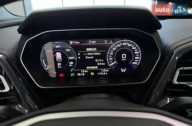 Позашляховик / Кросовер Audi Q4 e-tron 2025 в 