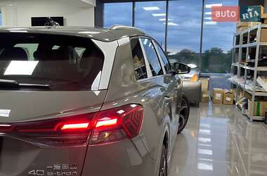 Позашляховик / Кросовер Audi Q4 e-tron 2025 в 