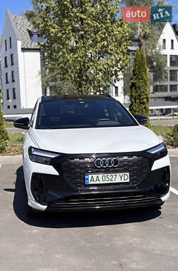 Позашляховик / Кросовер Audi Q4 e-tron 2023 в 