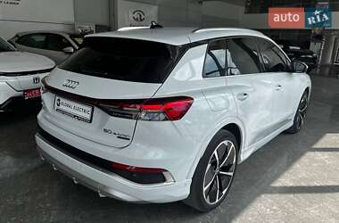 Позашляховик / Кросовер Audi Q4 e-tron 2022 в 