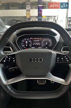 Позашляховик / Кросовер Audi Q4 e-tron 2022 в 