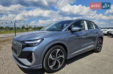 Позашляховик / Кросовер Audi Q4 e-tron 2025 в 