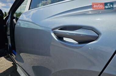 Позашляховик / Кросовер Audi Q4 e-tron 2025 в 