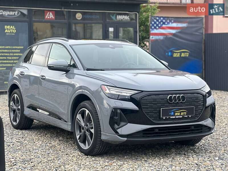 Внедорожник / Кроссовер Audi Q4 e-tron 2023 в 
