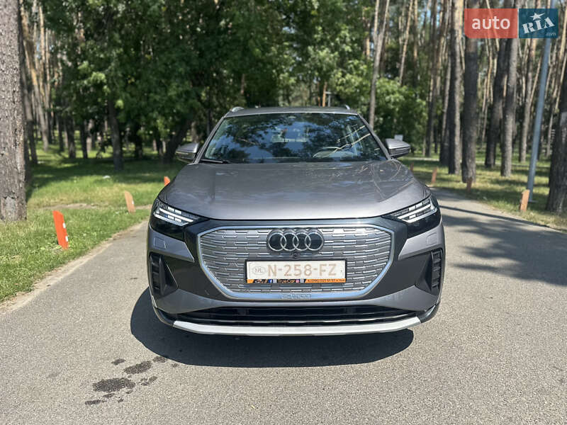 Позашляховик / Кросовер Audi Q4 e-tron 2021 в Києві