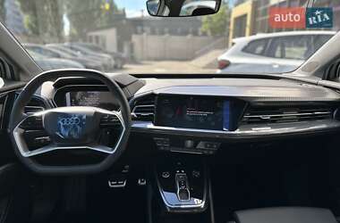 Позашляховик / Кросовер Audi Q4 e-tron 2025 в 
