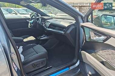 Внедорожник / Кроссовер Audi Q4 e-tron 2024 в 