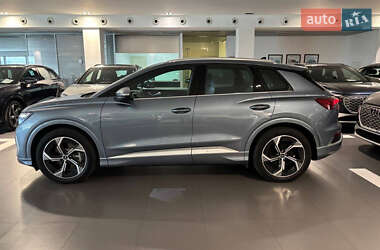 Позашляховик / Кросовер Audi Q4 e-tron 2023 в 