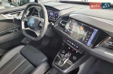 Позашляховик / Кросовер Audi Q4 e-tron 2025 в 
