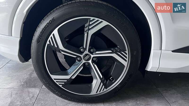 Внедорожник / Кроссовер Audi Q4 e-tron 2025 в Киеве