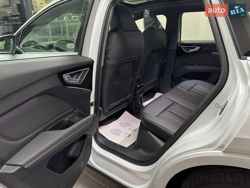 Внедорожник / Кроссовер Audi Q4 e-tron 2025 в Звенигородке