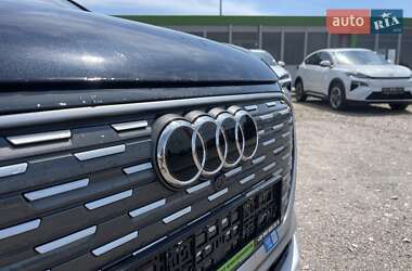 Внедорожник / Кроссовер Audi Q4 e-tron 2025 в 