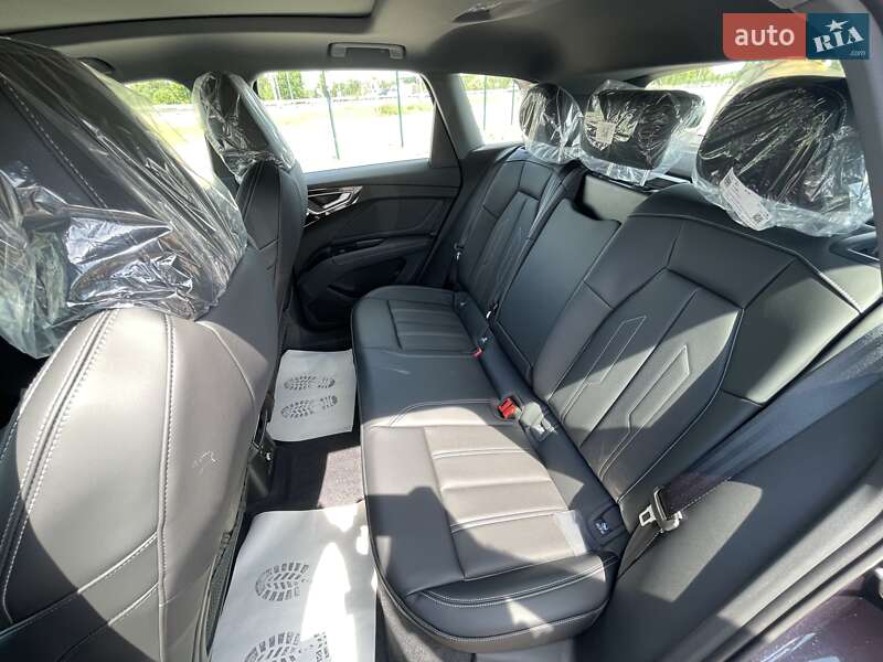 Внедорожник / Кроссовер Audi Q4 e-tron 2025 в Киеве