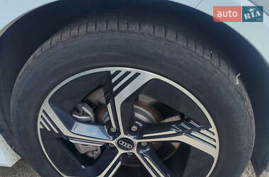 Внедорожник / Кроссовер Audi Q4 e-tron 2023 в 