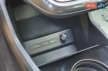 Внедорожник / Кроссовер Audi Q4 e-tron 2025 в 