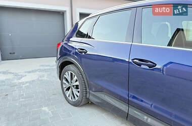 Внедорожник / Кроссовер Audi Q4 e-tron 2023 в 