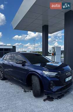 Внедорожник / Кроссовер Audi Q4 e-tron 2022 в 