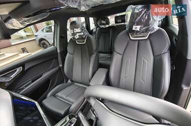 Внедорожник / Кроссовер Audi Q4 e-tron 2025 в 