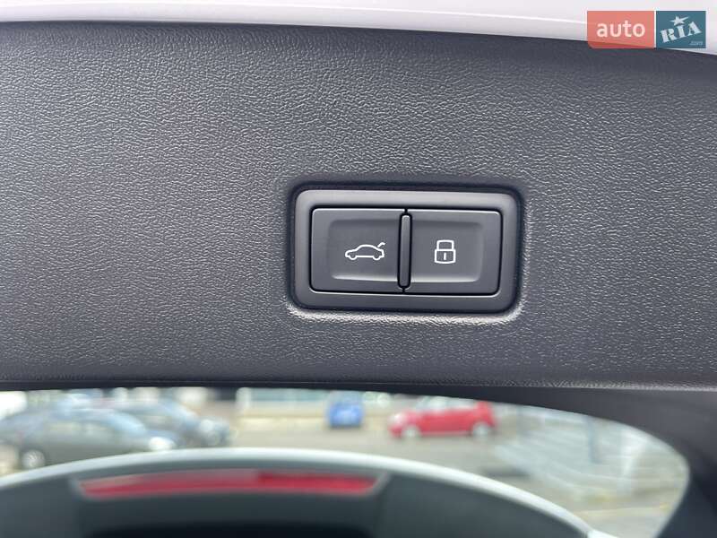 Позашляховик / Кросовер Audi Q4 e-tron 2025 в Києві