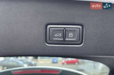 Внедорожник / Кроссовер Audi Q4 e-tron 2025 в 