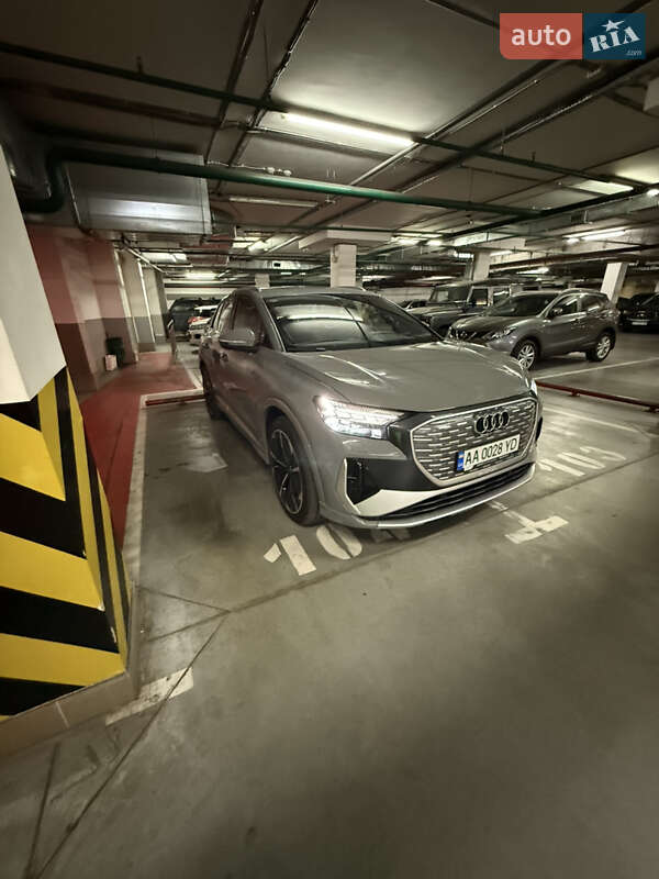 Внедорожник / Кроссовер Audi Q4 e-tron 2023 в 