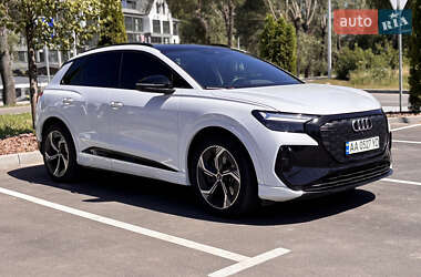 Позашляховик / Кросовер Audi Q4 e-tron 2023 в Києві