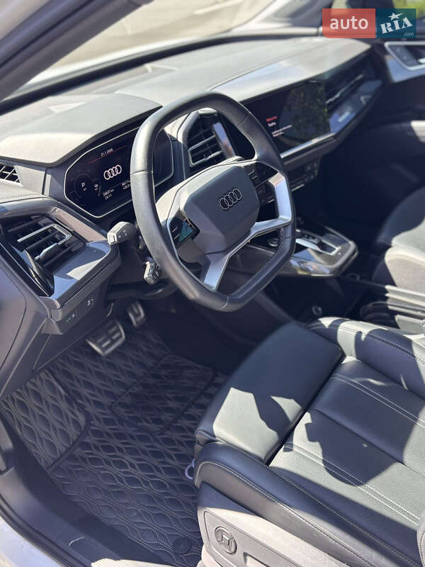 Внедорожник / Кроссовер Audi Q4 e-tron 2023 в Киеве