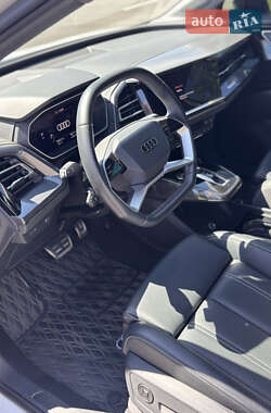 Внедорожник / Кроссовер Audi Q4 e-tron 2023 в 
