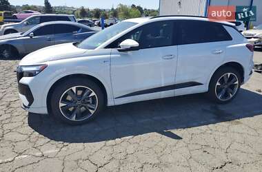 Внедорожник / Кроссовер Audi Q4 e-tron 2023 в 