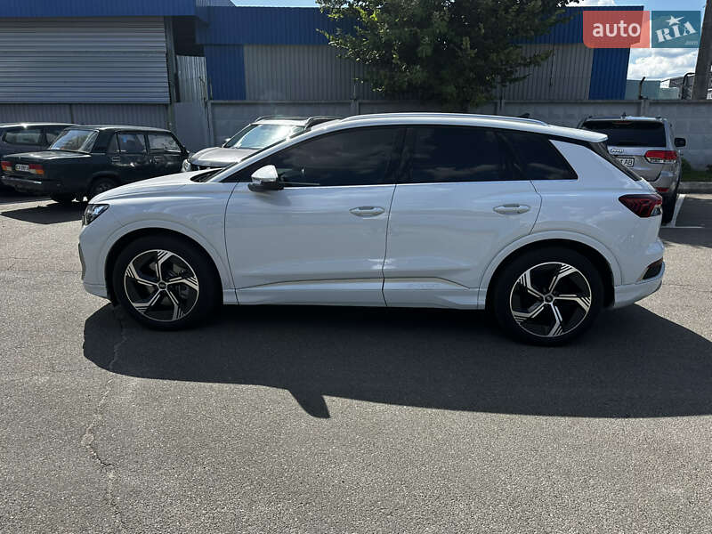 Внедорожник / Кроссовер Audi Q4 e-tron 2024 в Киеве