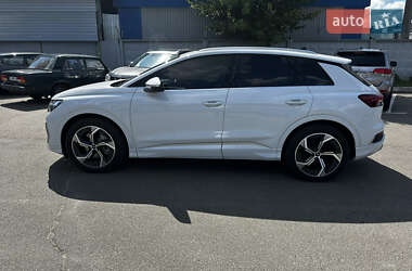 Внедорожник / Кроссовер Audi Q4 e-tron 2024 в 