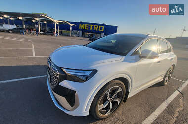 Внедорожник / Кроссовер Audi Q4 e-tron 2023 в 