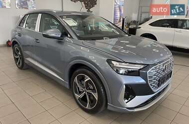 Позашляховик / Кросовер Audi Q4 e-tron 2025 в 