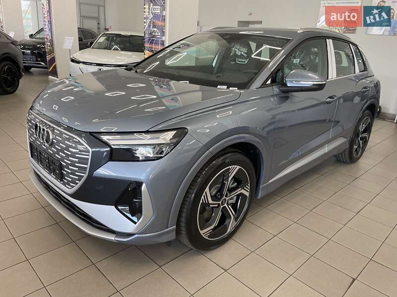 Позашляховик / Кросовер Audi Q4 e-tron 2025 в 