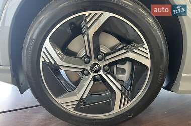 Внедорожник / Кроссовер Audi Q4 e-tron 2025 в 