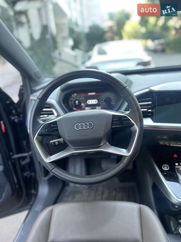 Позашляховик / Кросовер Audi Q4 e-tron 2022 в Дніпрі