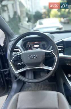 Позашляховик / Кросовер Audi Q4 e-tron 2022 в 