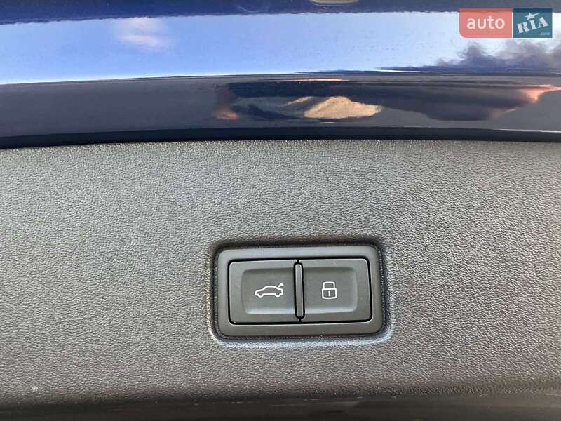 Внедорожник / Кроссовер Audi Q4 e-tron 2023 в Киеве