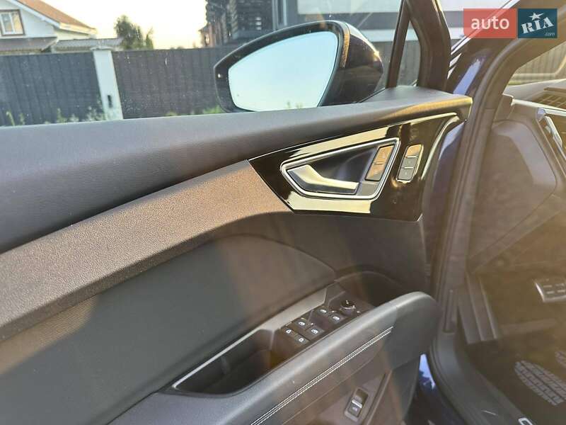 Внедорожник / Кроссовер Audi Q4 e-tron 2023 в Киеве